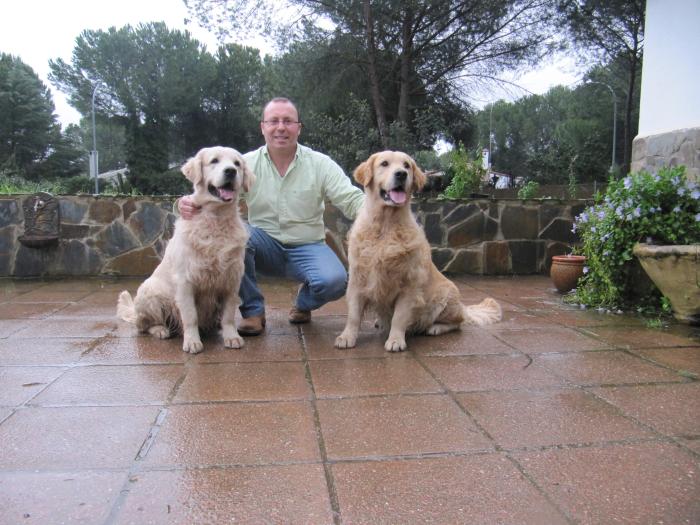 Gracias a Paloma y Antonio (Riavela Kennel) por dejarnos cruzar nuestra perras con estos magnificos ejemplares.